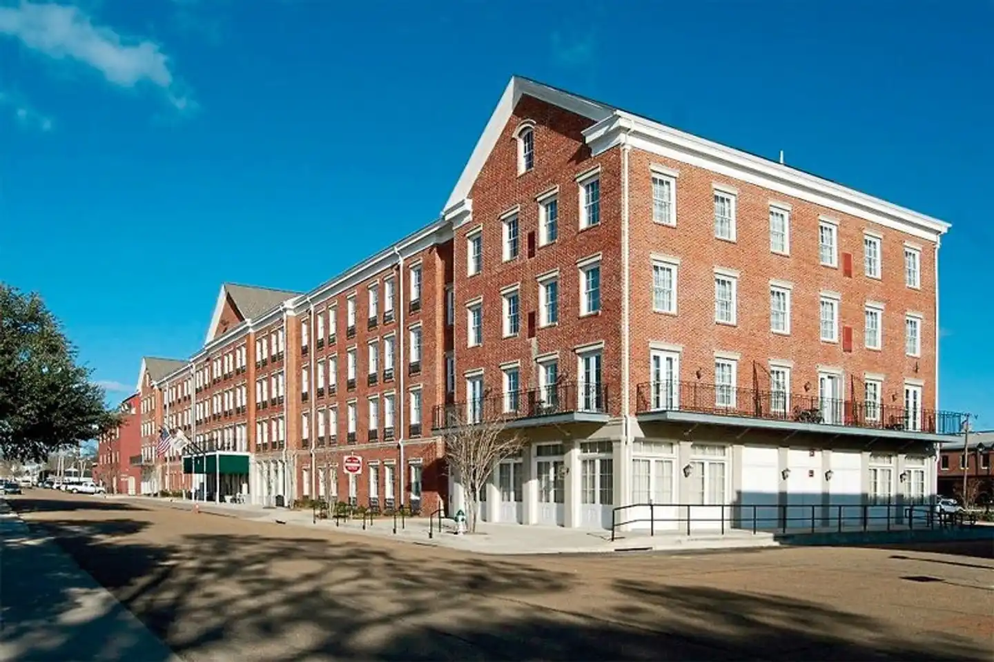 Natchez Grand Hotel Aussenansicht