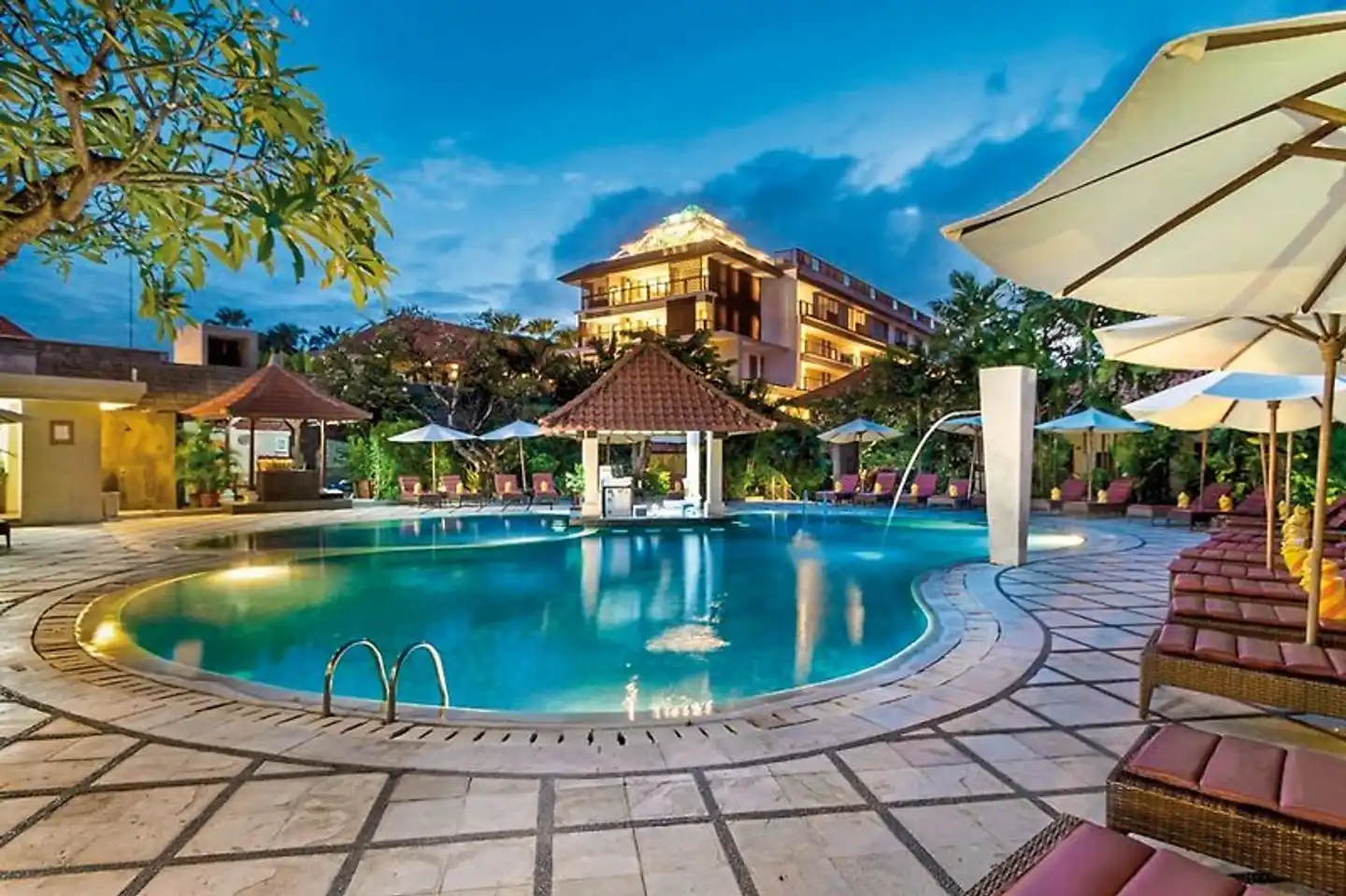 Puri Raja Hotel Legian Bali Pool