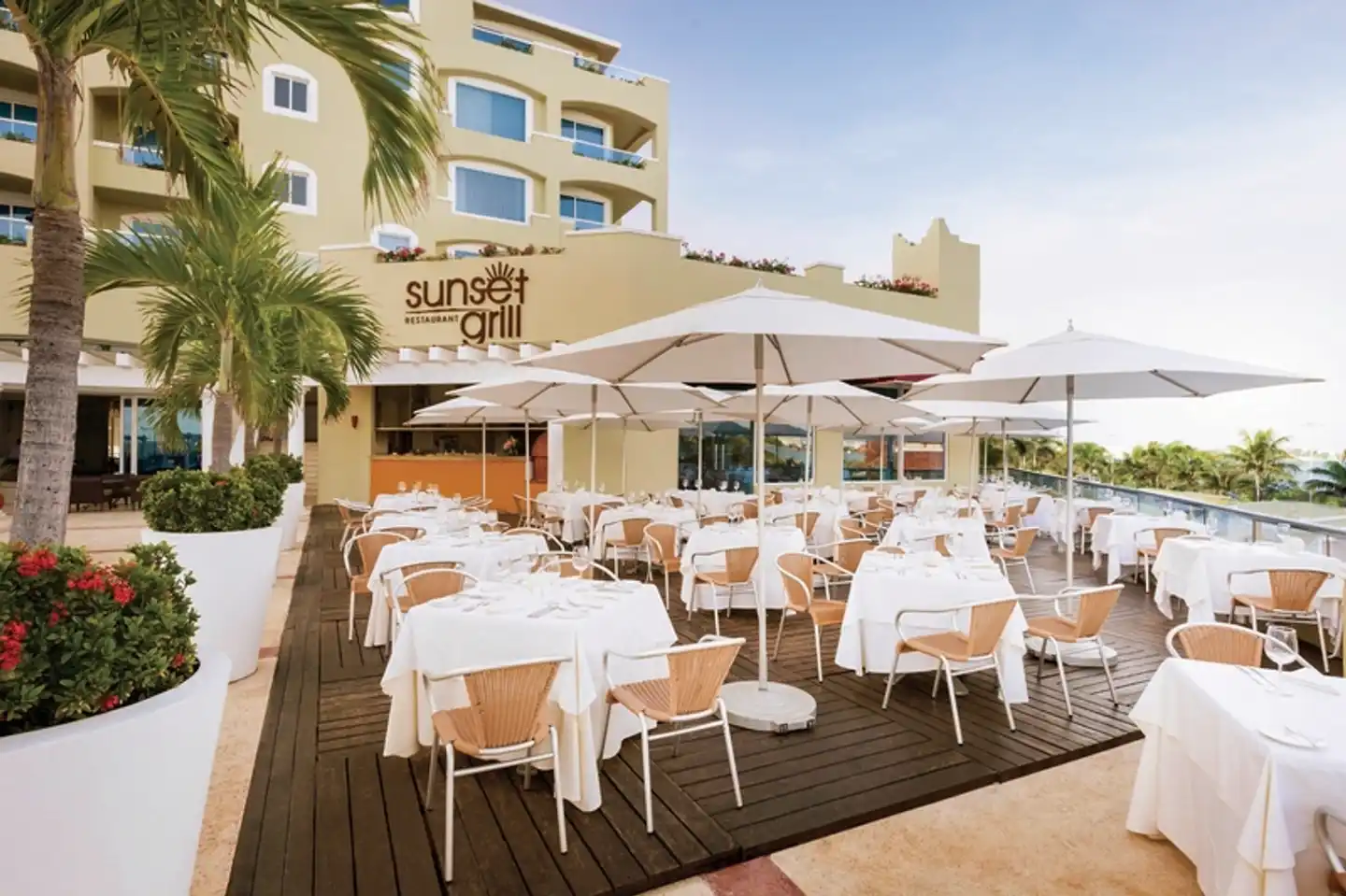 Wyndham Alltra Cancun Restaurant